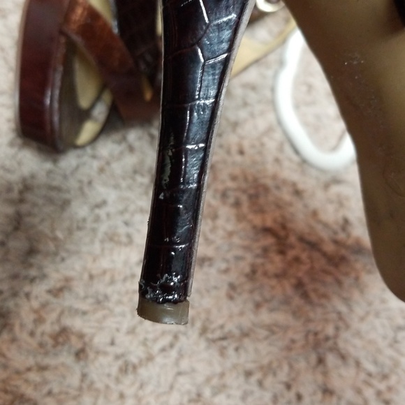 Heels - Picture 4 of 4